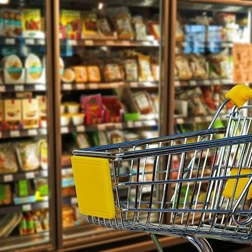 SUPERMERCADO  PERMITE AGLOMERAÇÃO DE CLIENTES E RECEBE MULTA SUPERIOR A 130 MIL REAIS